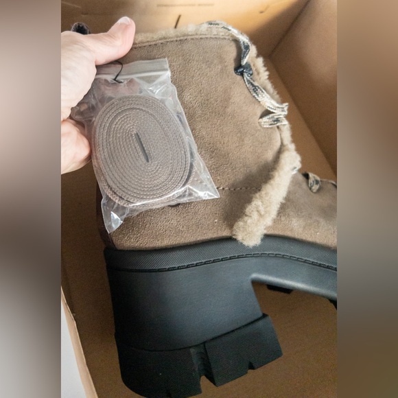 NWT NIB UGG Brooklyn Hiker Suede Sheepskin Platform Boots Hickory Brown Size 8 - Picture 7 of 11